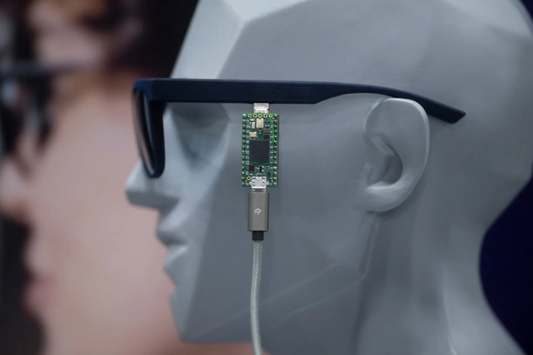 Norway set to ban smart glasses in parks and shopping centres