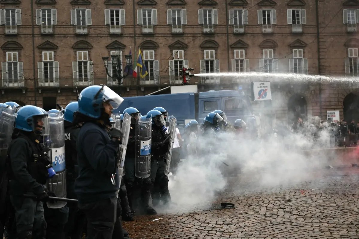 Security forces deploy for Italy protests after clashes