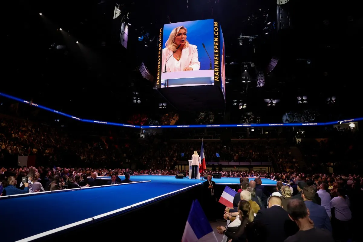 Presidential election watch: Is street violence really a boost for Le Pen?