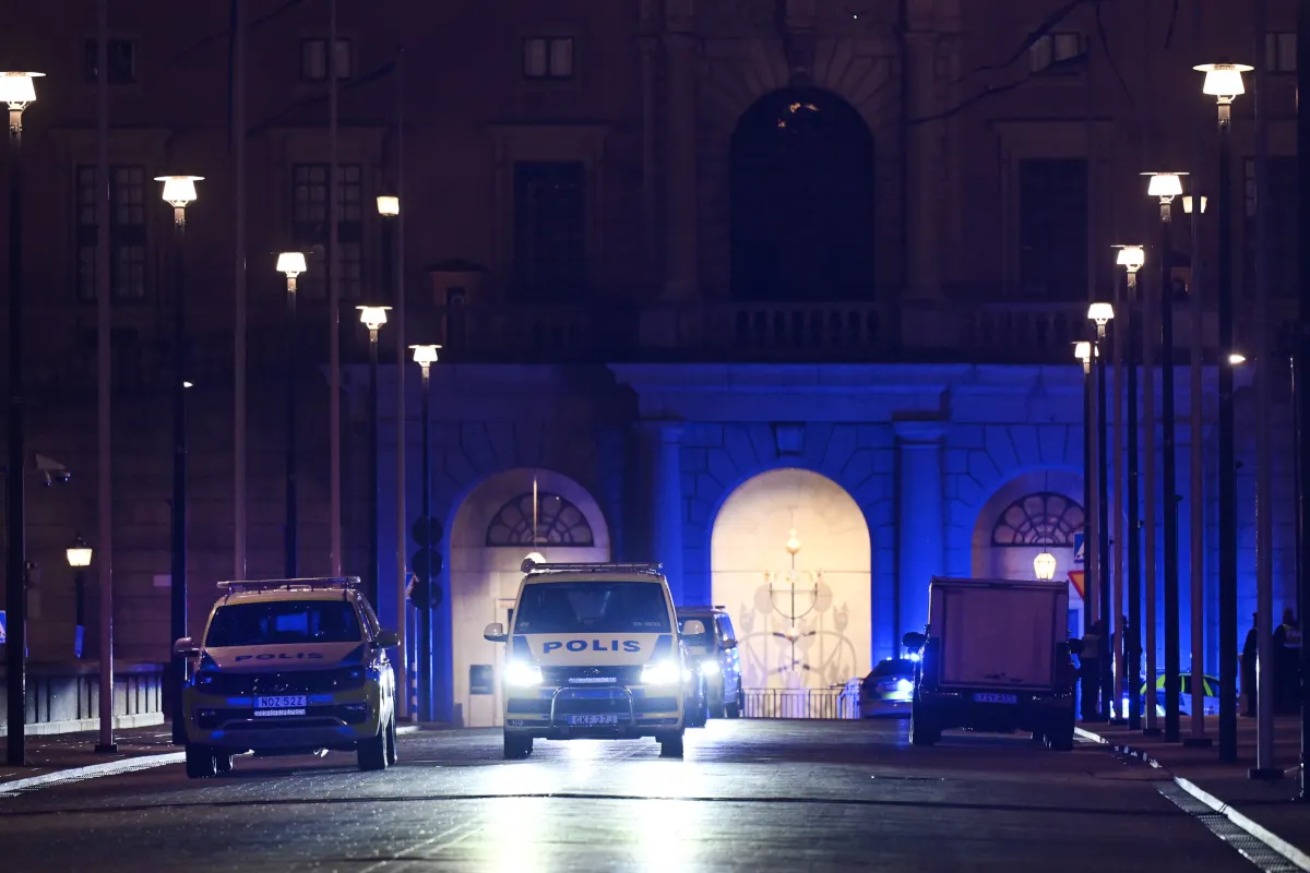 Swedish police shoot man outside Royal Palace in Stockholm