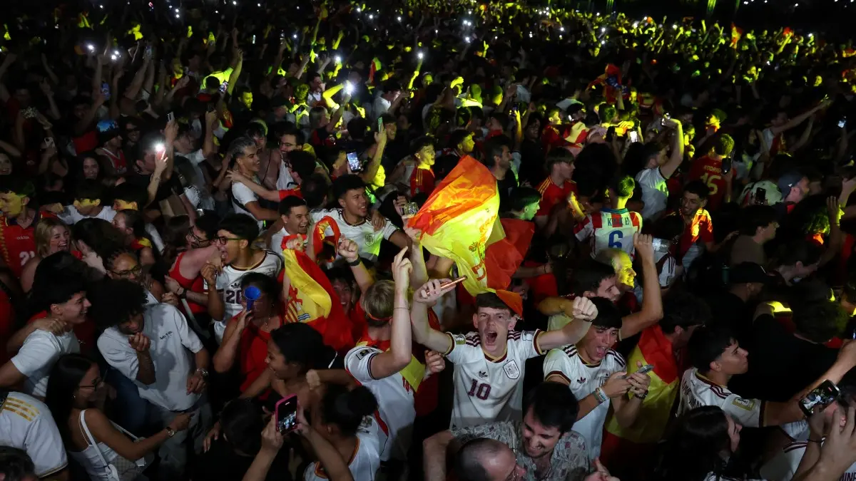 ¡Viva! Delirium in Madrid as Spain reach World Cup final