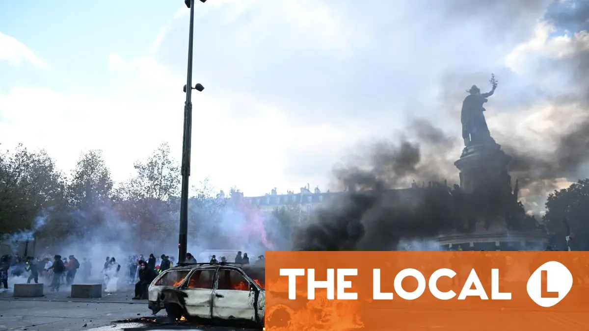 Foreign Office warns Germans in France as 'war-like' protests spread