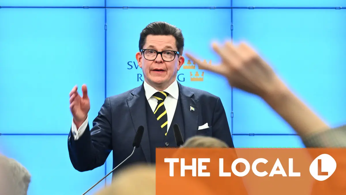Speaker hands Centre Party leader the mandate to explore a centrist government