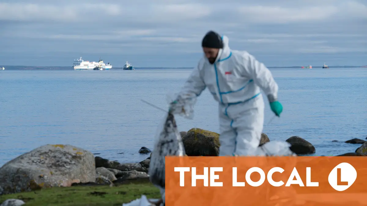 Swedish oil spill: Coastguard to salvage stranded ferry
