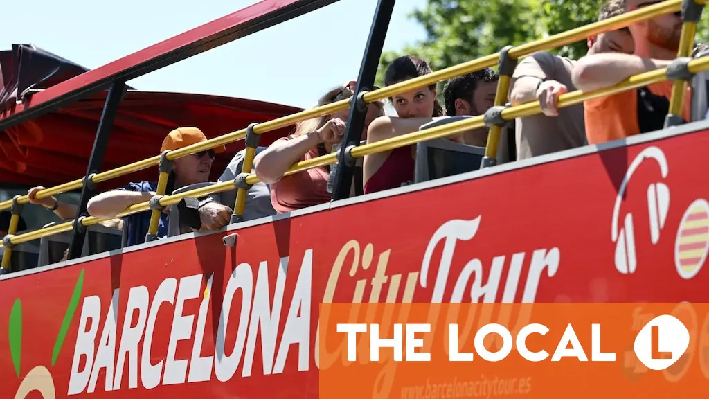 Demonstranten in Barcelona blockieren Touristenbus und bespritzen Urlauber ...