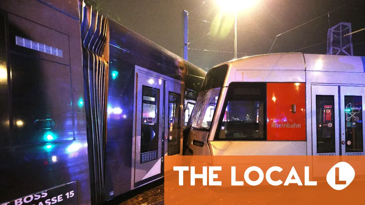 Several injured after tram derails in Düsseldorf