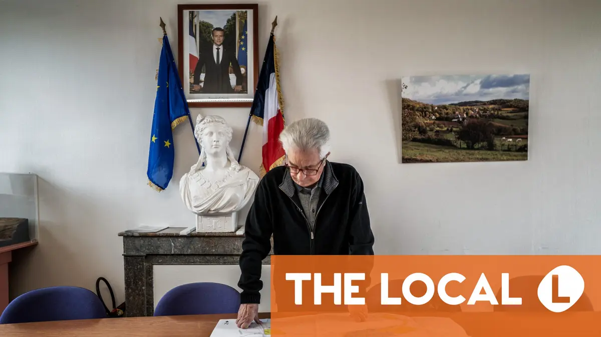 Are French village mayors paid?