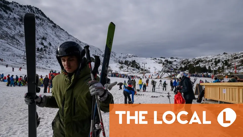 Do skiers and snowboarders have to wear helmets on French slopes?