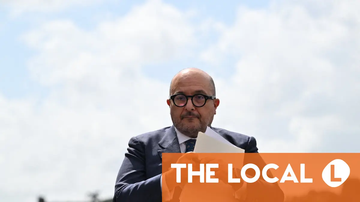 Italy's former culture minister launches 'Make Naples Great Again' election campaign