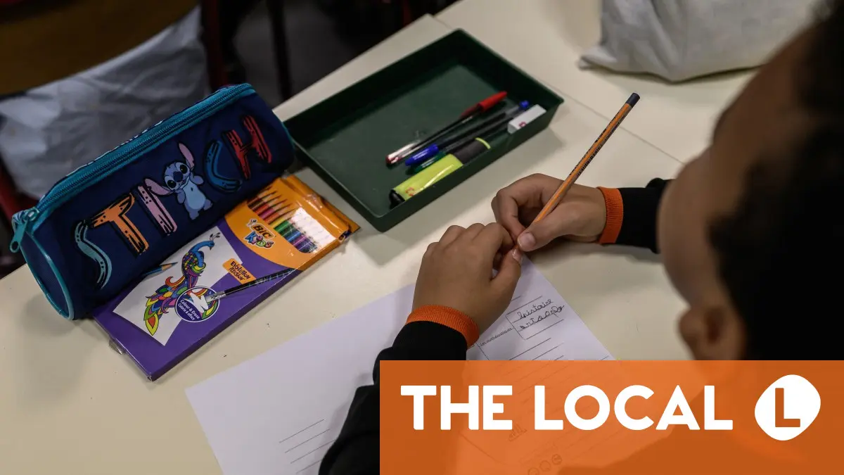 5-day weeks, shorter classes and later starts: How France could change the school day