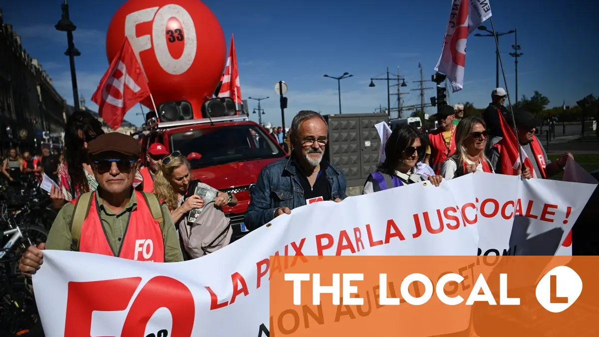 French unions call for new strikes in December