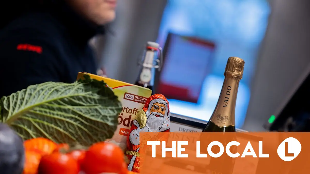 Which supermarkets in Germany will be open on Christmas Eve or Christmas Day?