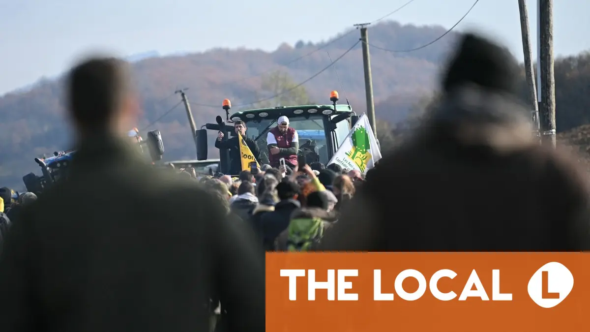 French farming union calls for 'blockades across France' in standoff over culls