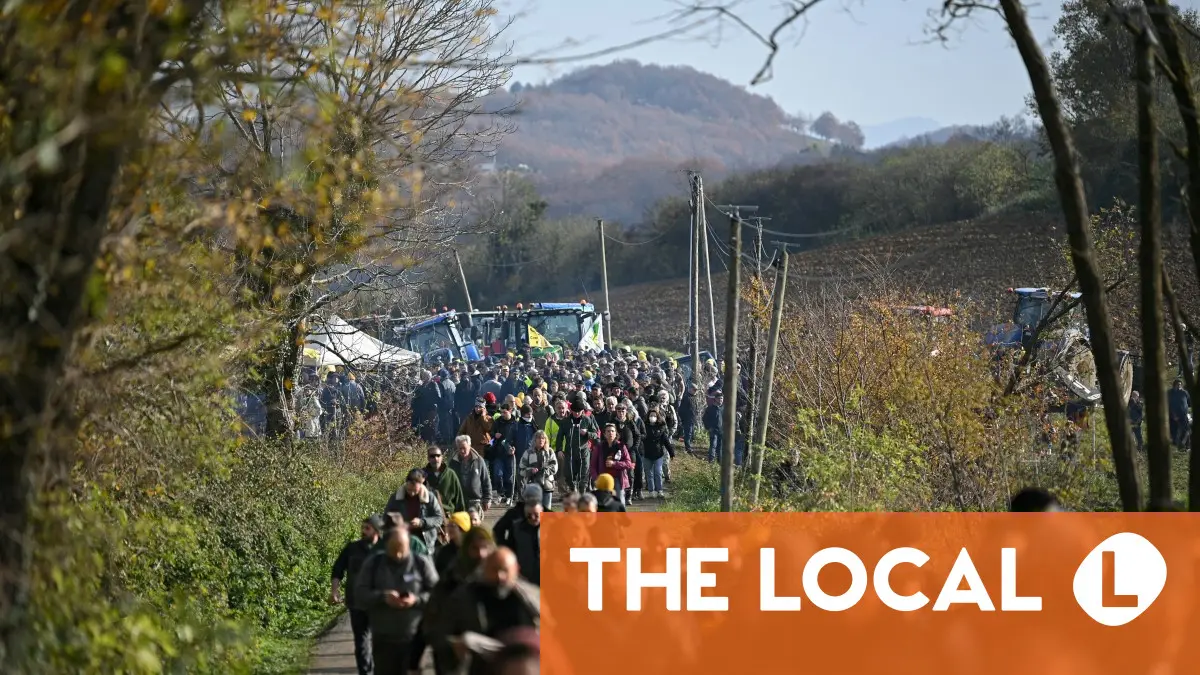 Farmers clash with police in south-west France