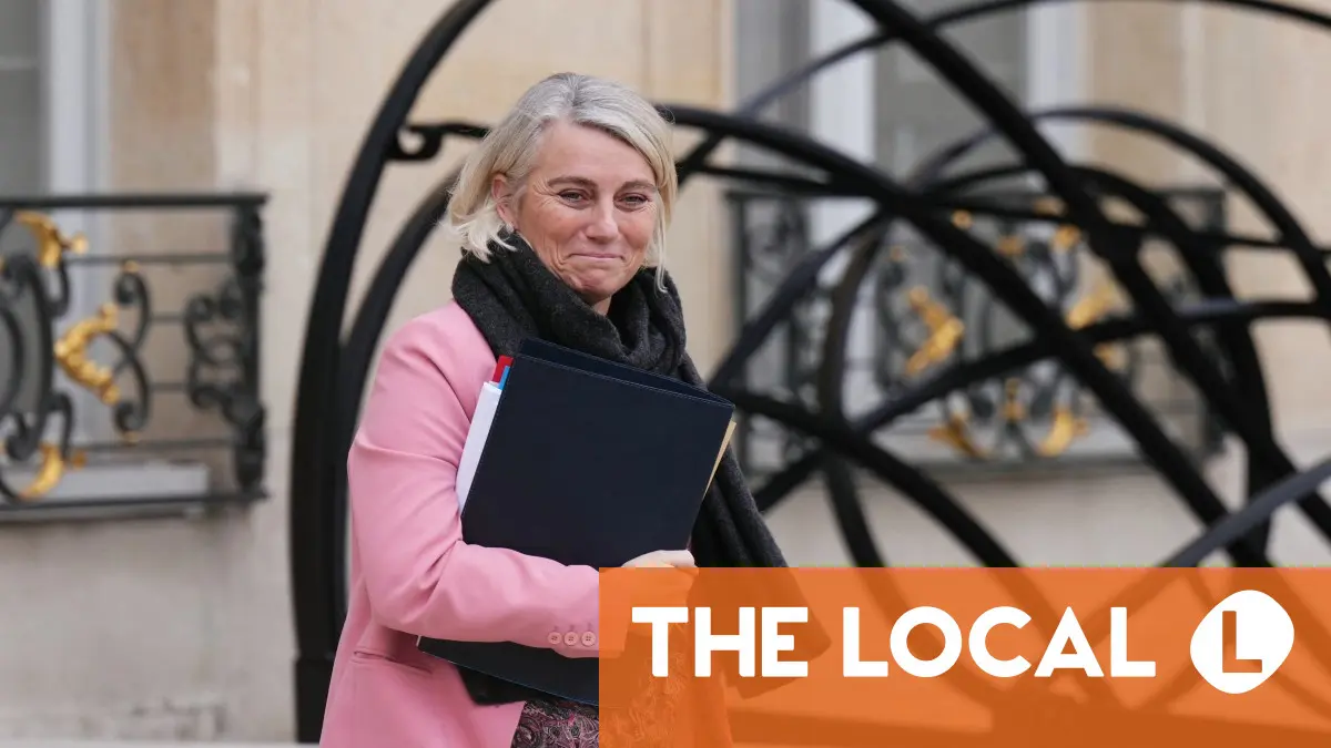 France launches campaign against 'major public health risk' of online misinformation