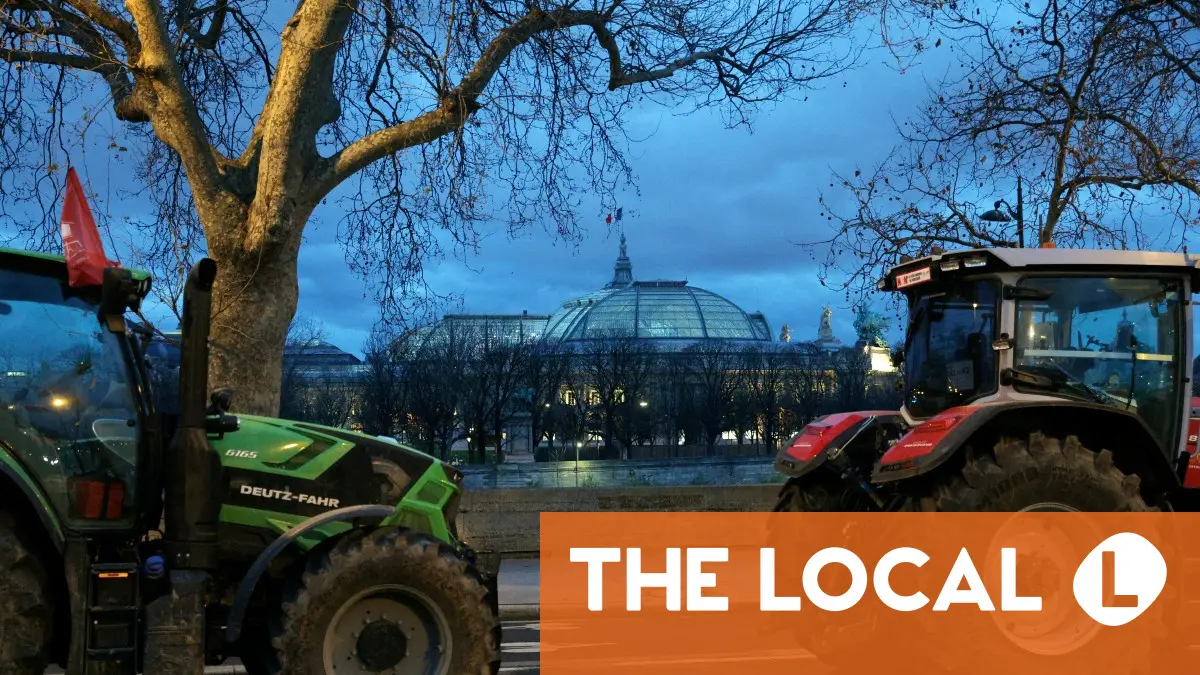 Tractors in Paris to protest EU's Mercosur trade deal