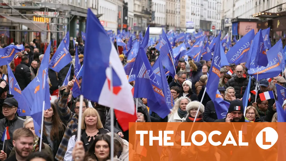 Thousands rally in France in support of cash-strapped police