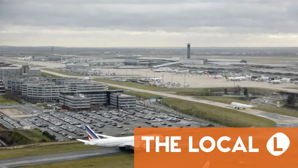 Charles de Gaulle airport ends shuttle bus service to Paris