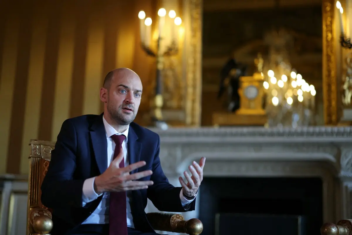 G7 meets in France to narrow transatlantic Iran split