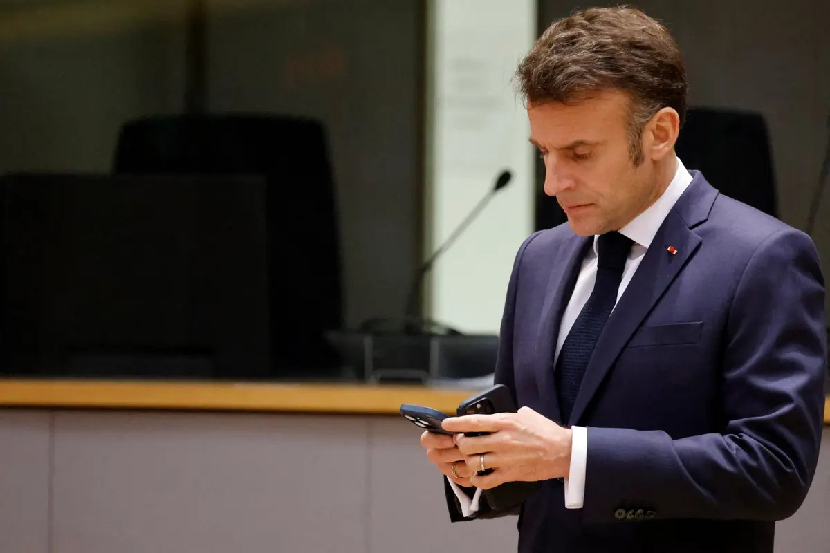 Macron calls for monthly 'screen-free day' for young people