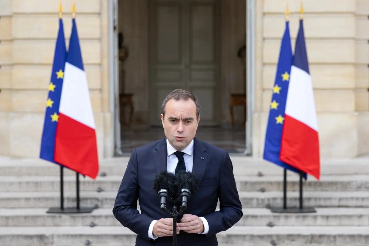 France unveils measures to speed up shift to electric power