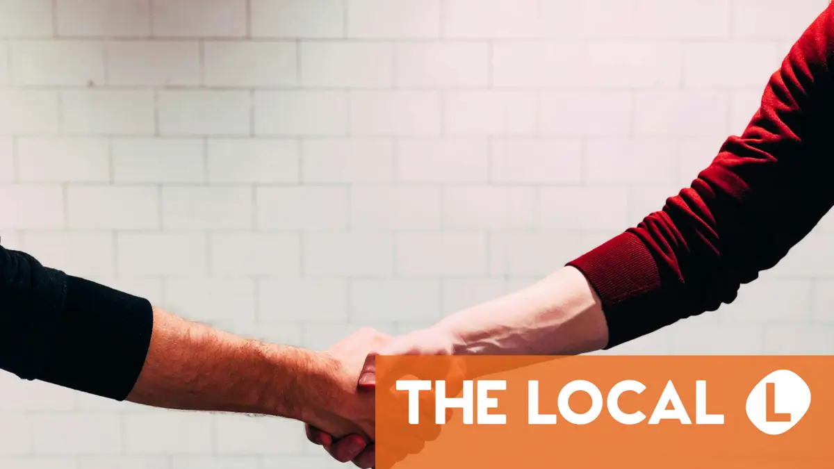 5 things to say instead of ‘de rien’ when someone thanks you in French