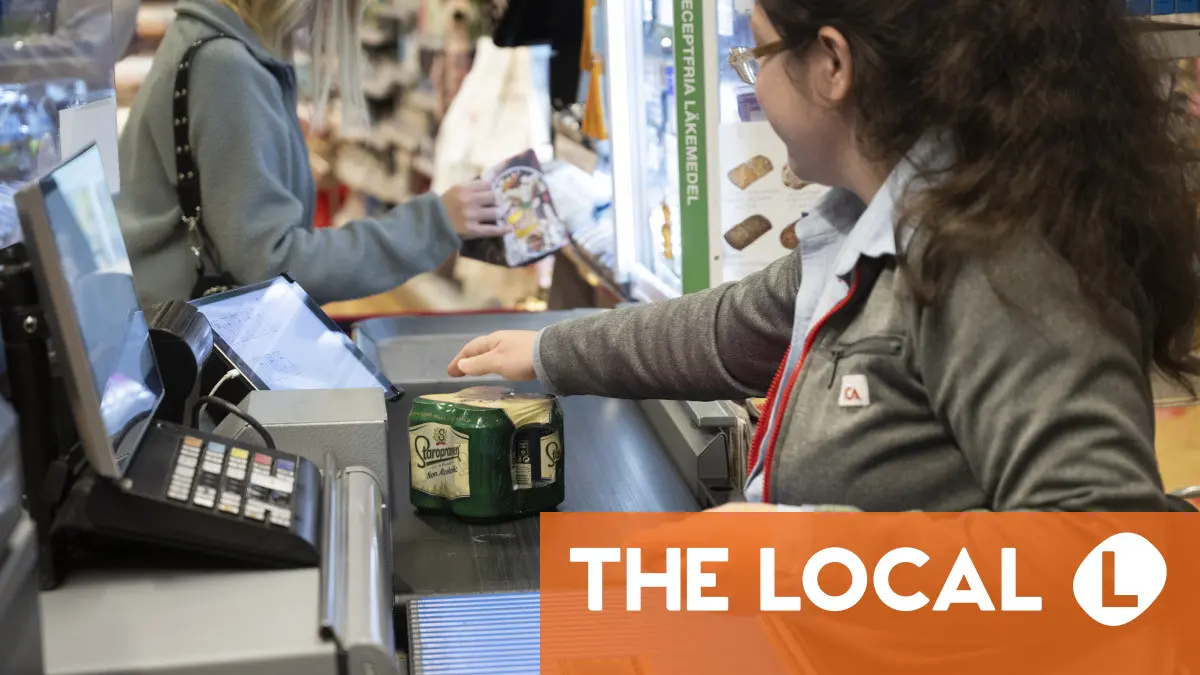 Sweden to force grocery stores and pharmacies to accept cash