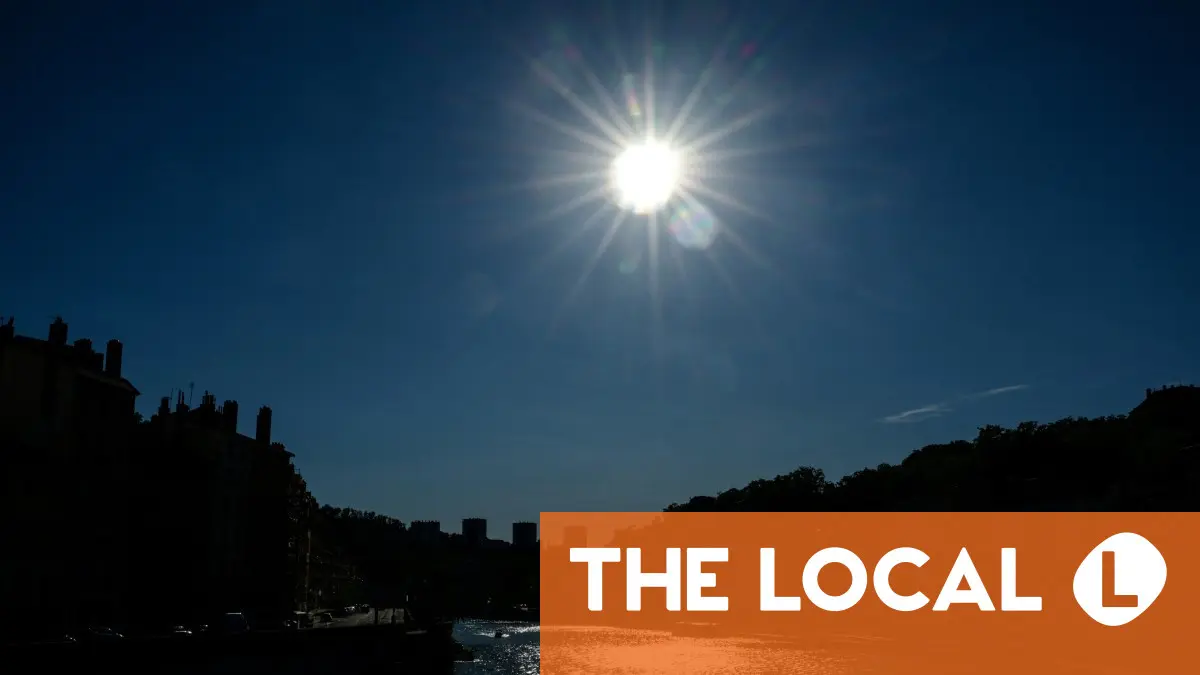 Which parts of France face the highest temperatures this weekend?