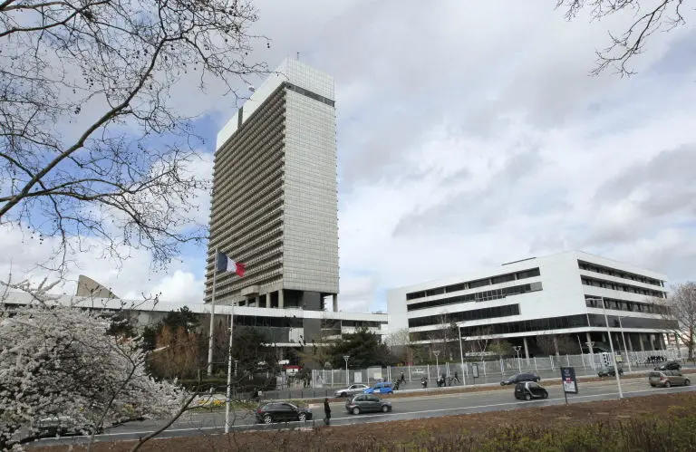 Permit delays: French préfecture accused of leaving residents undocumented