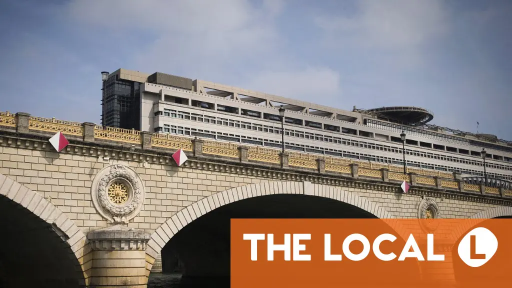 France's debt climbs to highest level since 1995