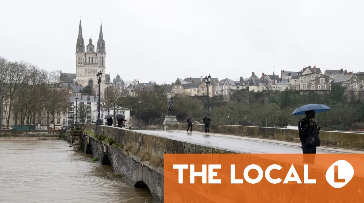 
            France braced for big drop in temperatures and storms in the south
        