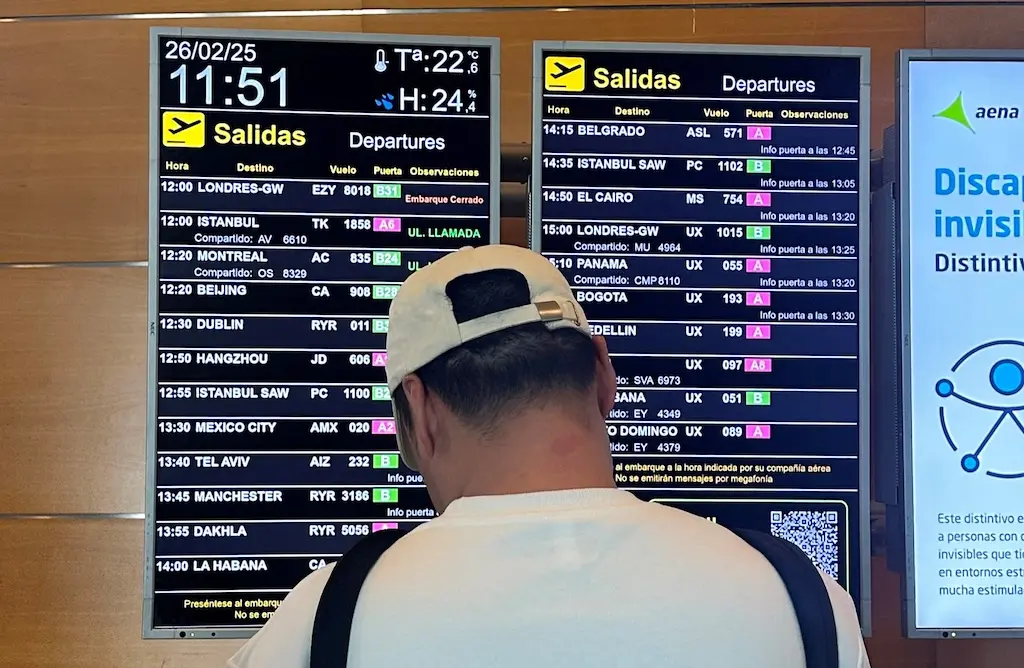 Can I apply for Spanish citizenship and then leave the country?