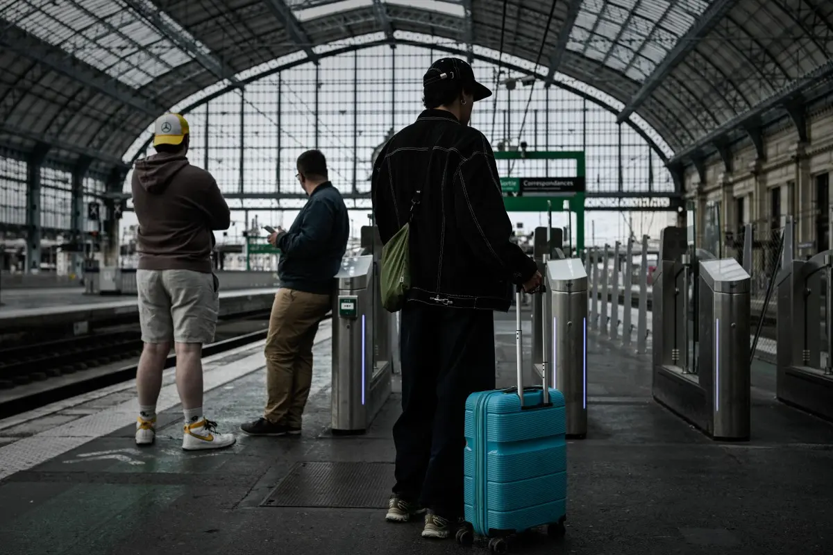 French rail workers join November strike