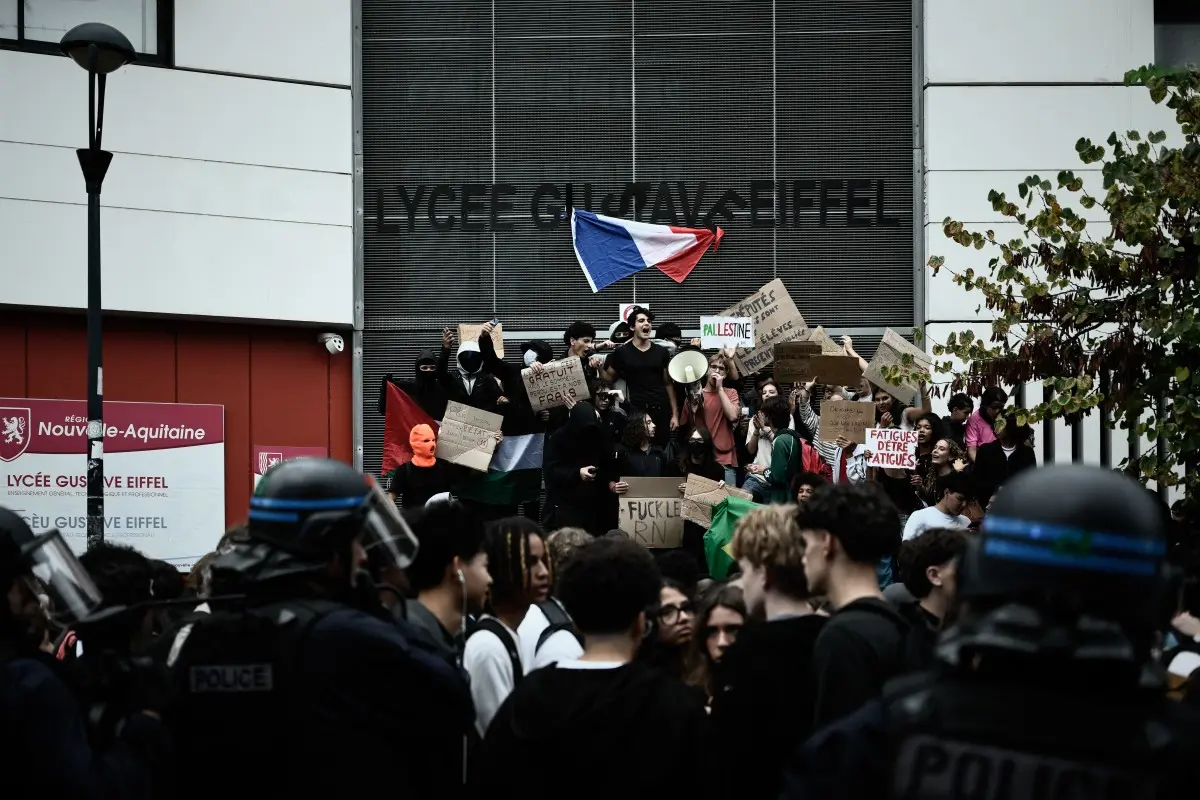 In pictures: Hundreds held and dozens wounded as French school protests escalate