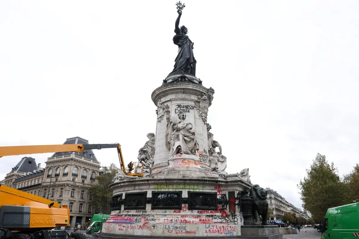 Protests banned in parts of Paris on Thursday