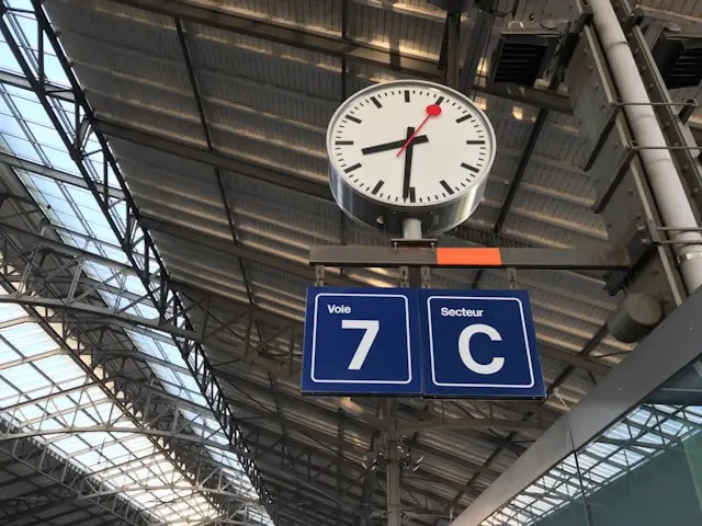 Deutsche Bahn train denied entry to Zurich due to a 13-minute delay