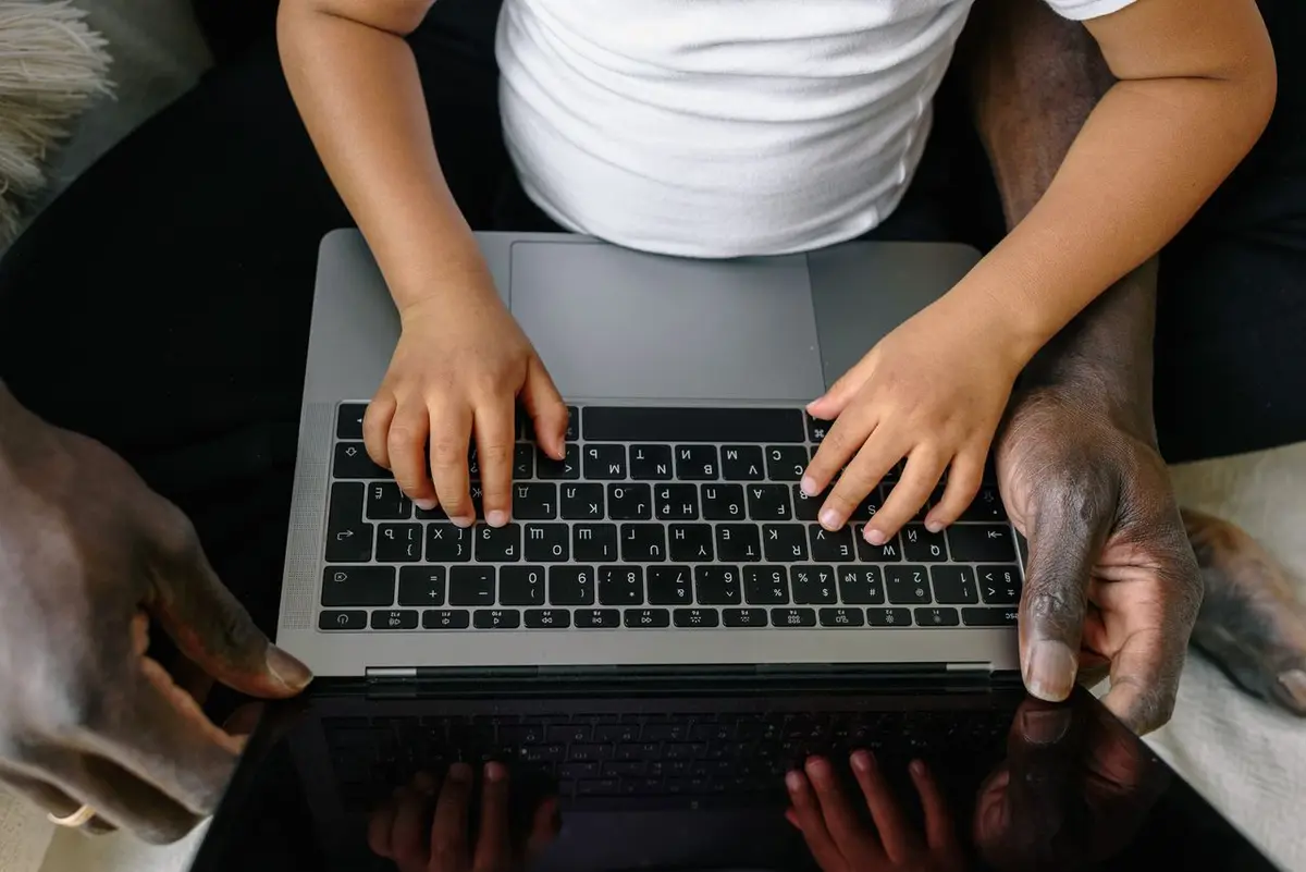 Schul-Scan vs Bildungskompass: Which school comparison tool should you use in Austria?