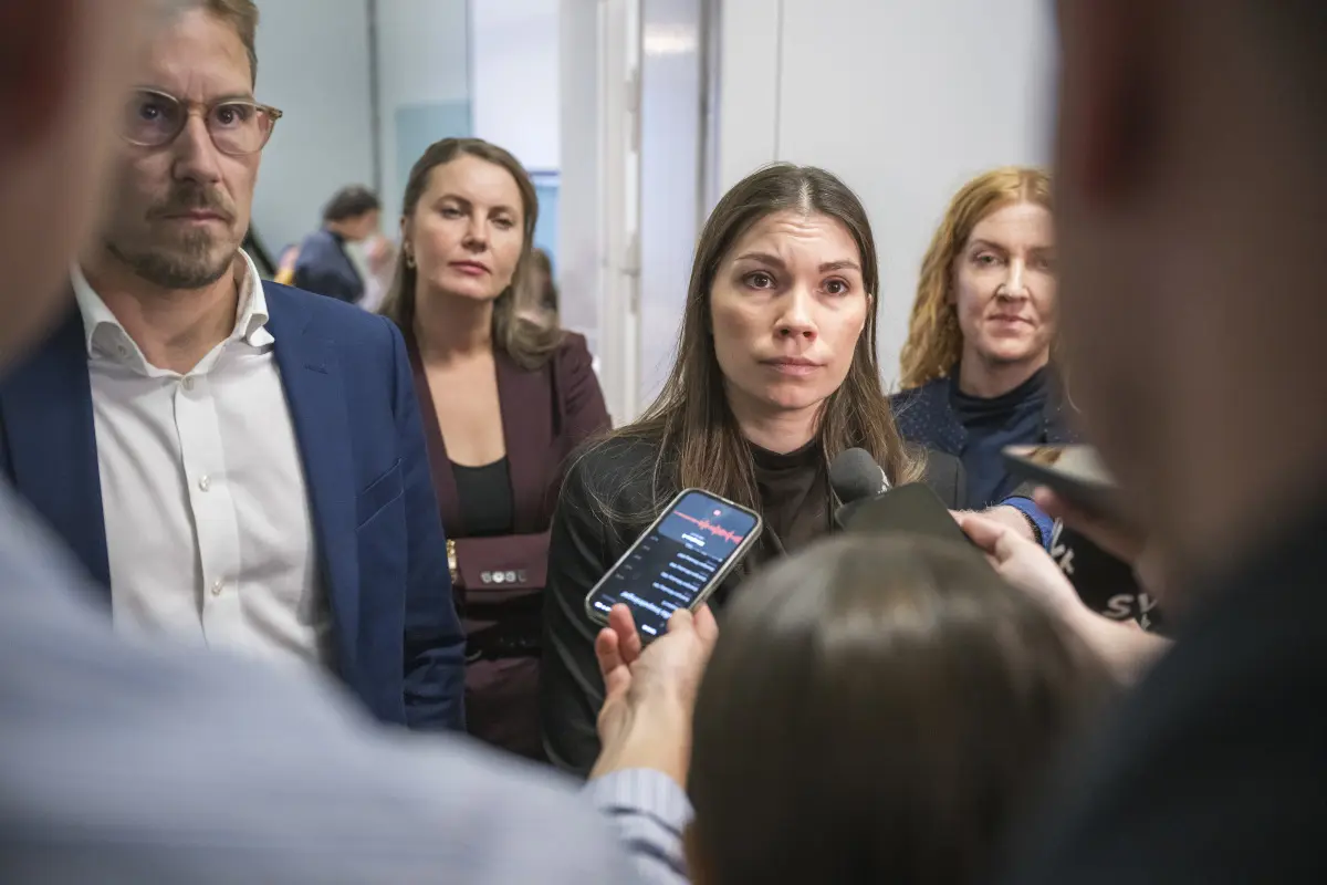 Sweden's centre-left bloc agrees on plan to halt teen deportations