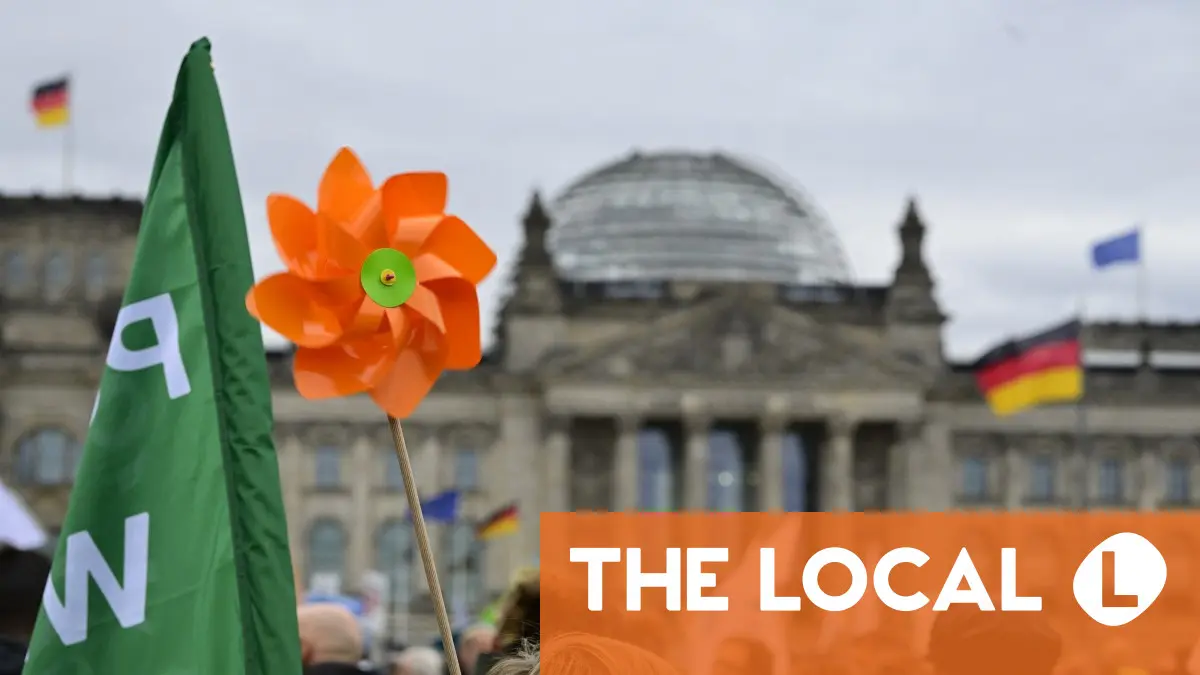 
            German green power workers protest planned subsidy cuts
        