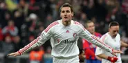 Klose scores two goals for Bayern win