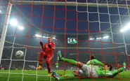 Bayern cling to Liga lead on goal difference