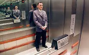 Lift mechanic crushed after wrong decision