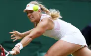Kerber defeat dashes hopes of Wimbledon final