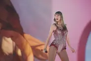 Police nab Taylor Swift 'stalker' at first Germany gig