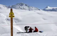 Avalanche risk: How to stay safe skiing in the French Alps