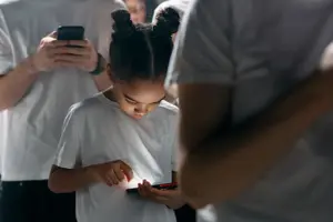 EU to limit children's access to social media