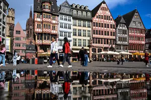 'Make effort early': Foreigners share how much German you need to live in Germany