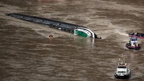 Ship with acid capsizes near the Loreley
