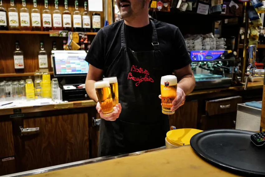 How much should you tip your server in France?