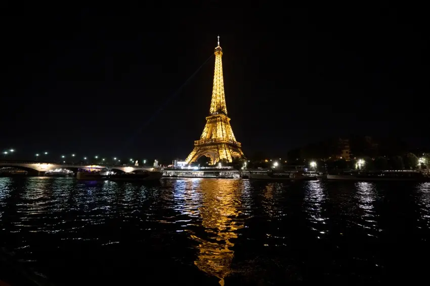 American Tourists Found Sleeping It Off Atop Eiffel Tower American Tourists Found Sleeping It Off Atop Eiffel Tower